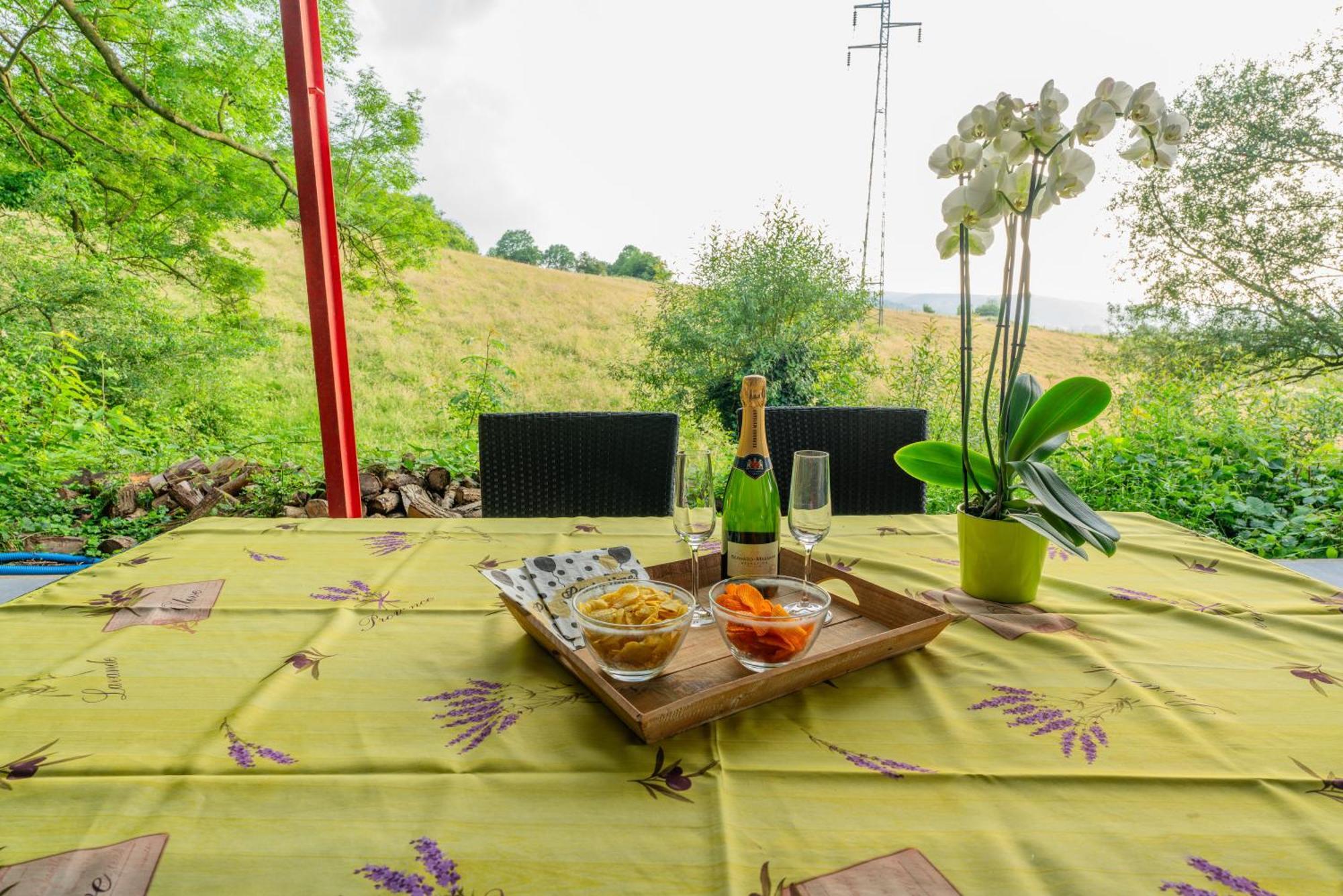 Guest House En Famille Ou En Couple A La Campagne Romsee Ngoại thất bức ảnh